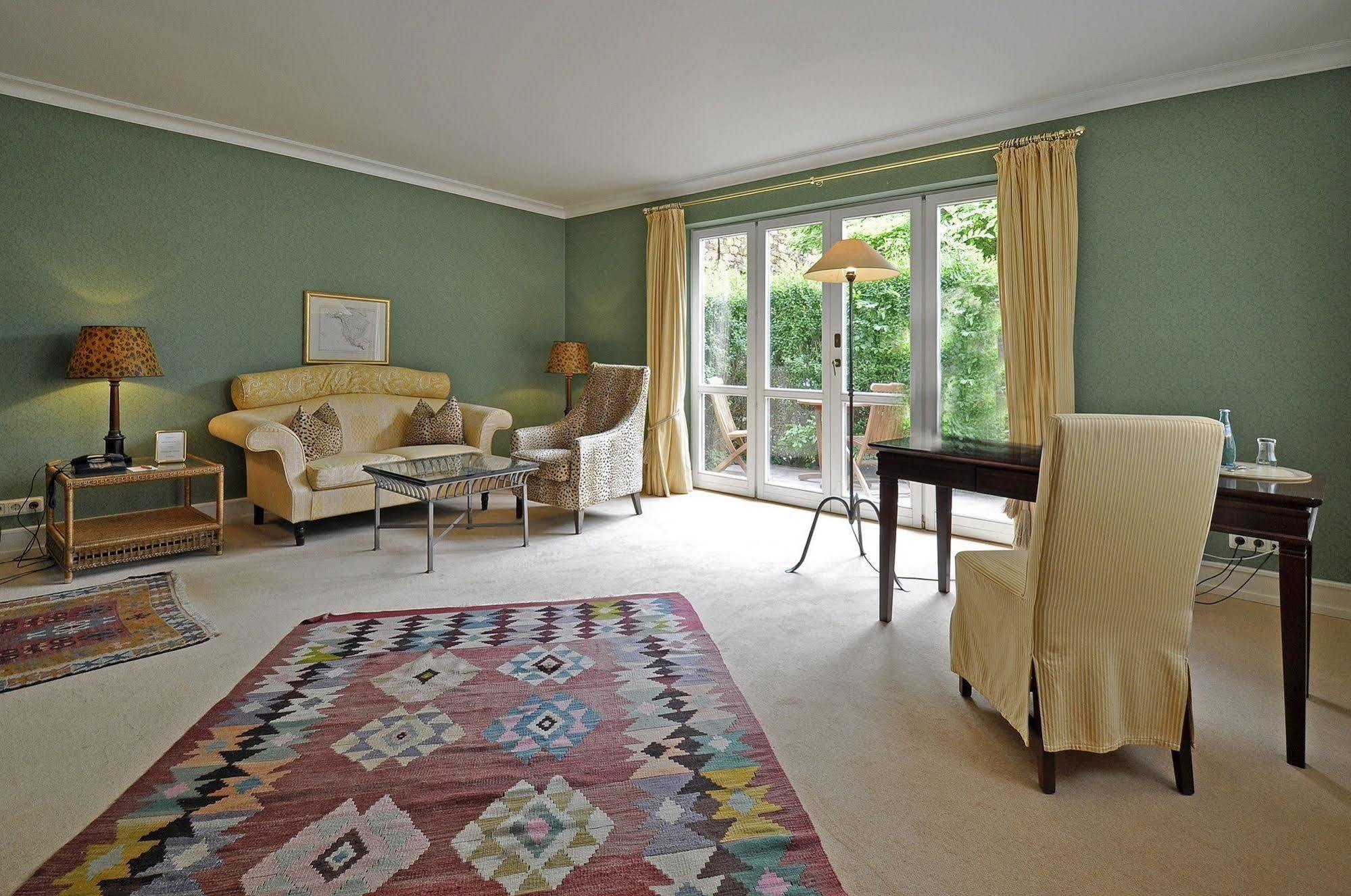 Herrenhaus Von Loew Bad Nauheim Esterno foto